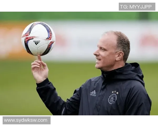 丹尼斯·博格坎普：从荷兰天才到阿森纳传奇的辉煌征程