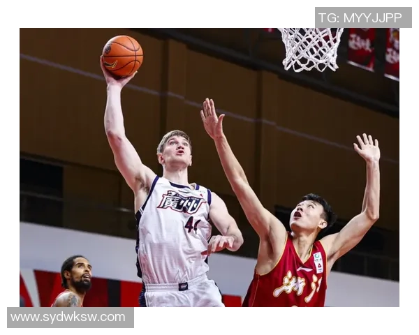 福建浔兴股份强势迎战对手全力冲击赛场巅峰鏖战再掀精彩对决