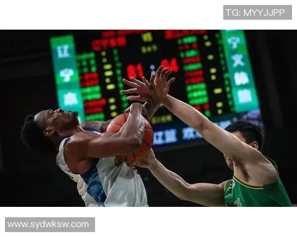 辽宁本钢强势对阵迎战劲敌 力求突破季后赛困境展开激烈角逐