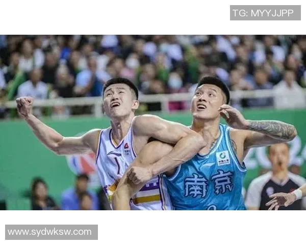 南京同曦迎战广东宏远全力争胜展现球队实力与斗志 南京同曦迎战广东宏远全力争胜展现球队实力与斗志